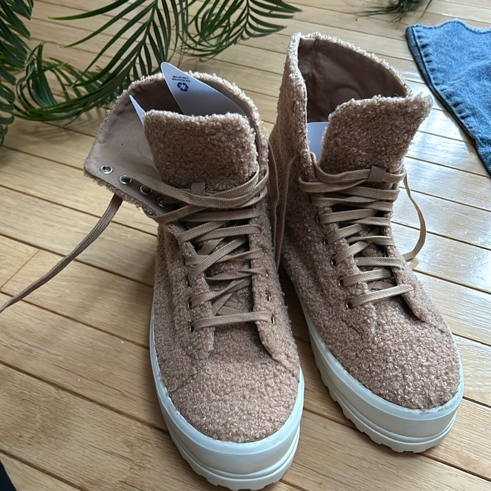 Superga  shoes of Italy women’s sneakers high top, worn a few times